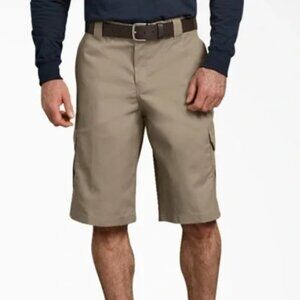 Dickies Men's 13" Inseam Flex Waist Relaxed Fit cargo beige Shorts Size 30 NWT